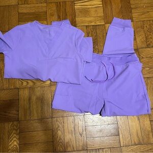 Mandala women’s XS lavender purple scrub set